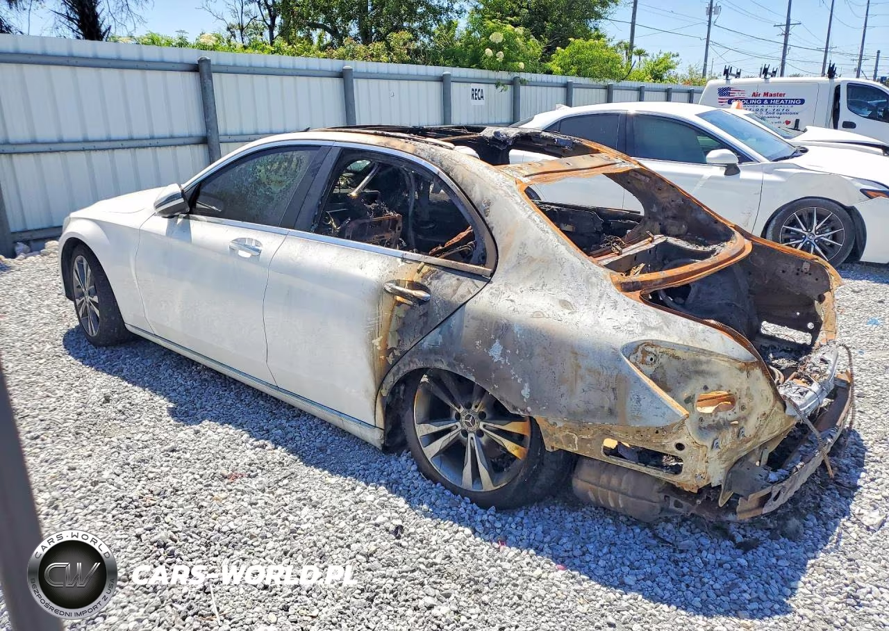 2018 Mercedes-Benz C 300 VIN:55SWF4JB3JU272785 - 2