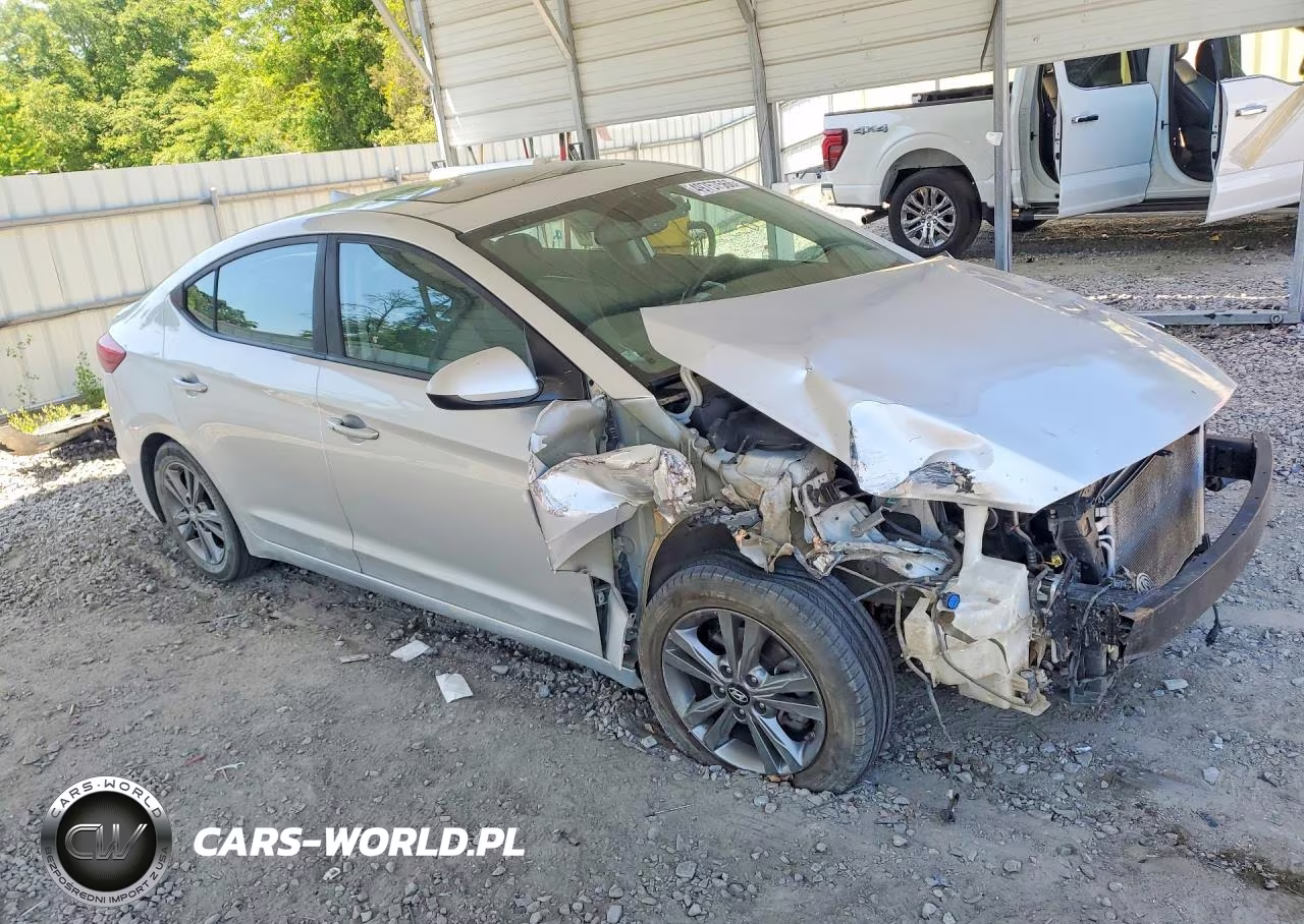 2018 Hyundai Elantra Value Edition VIN:5NPD84LF9JH389825 - 4
