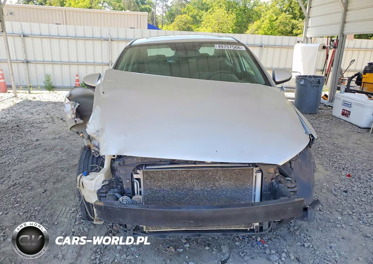 2018 Hyundai Elantra Value Edition VIN:5NPD84LF9JH389825 - 5