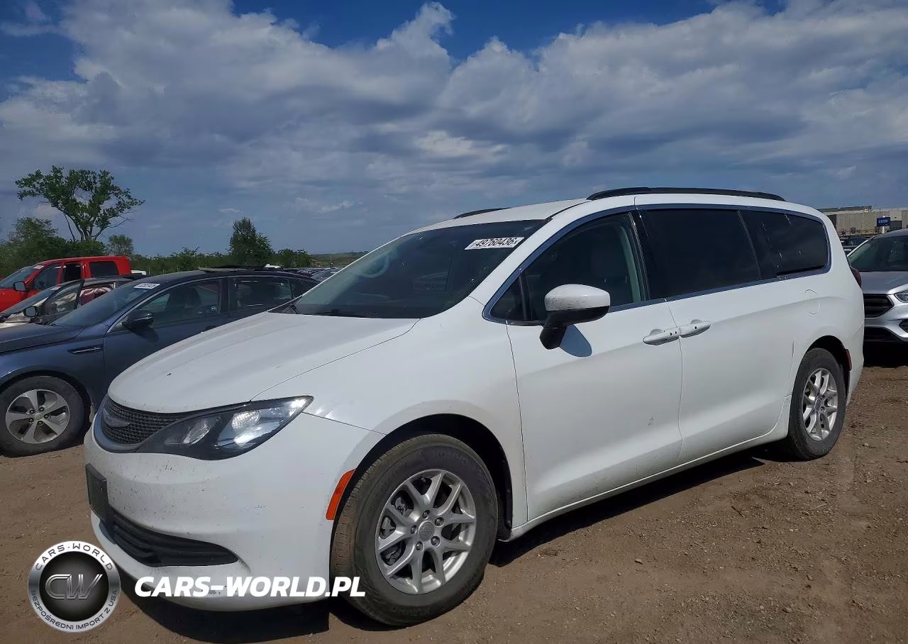 2020 Chrysler Voyager Lxi