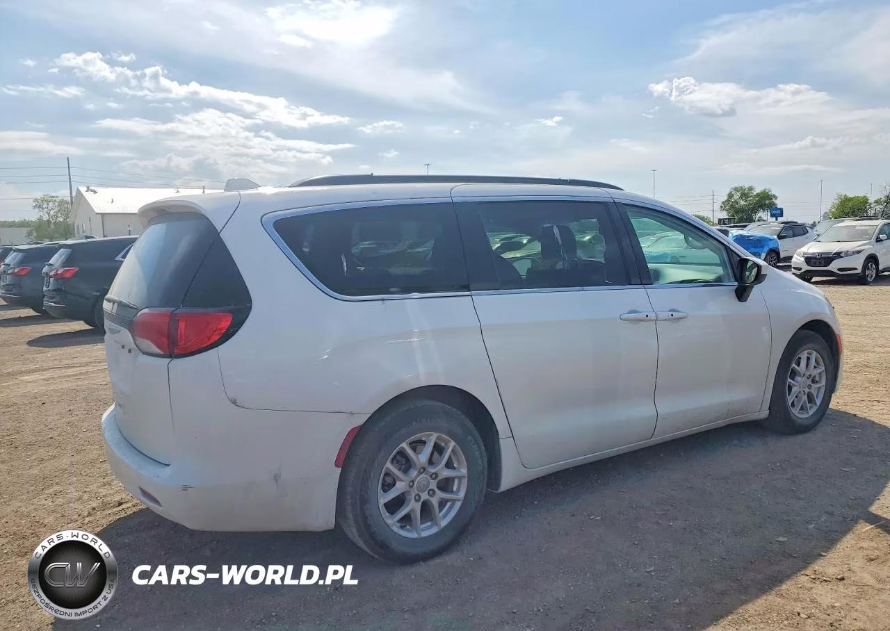 2020 Chrysler Voyager Lxi VIN:2C4RC1DG2LR163481 - 3