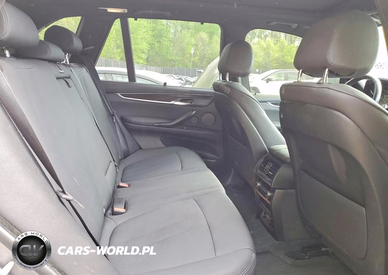 2018 BMW X5 xDrive35D VIN:5UXKS4C51J0Z89623 - 11