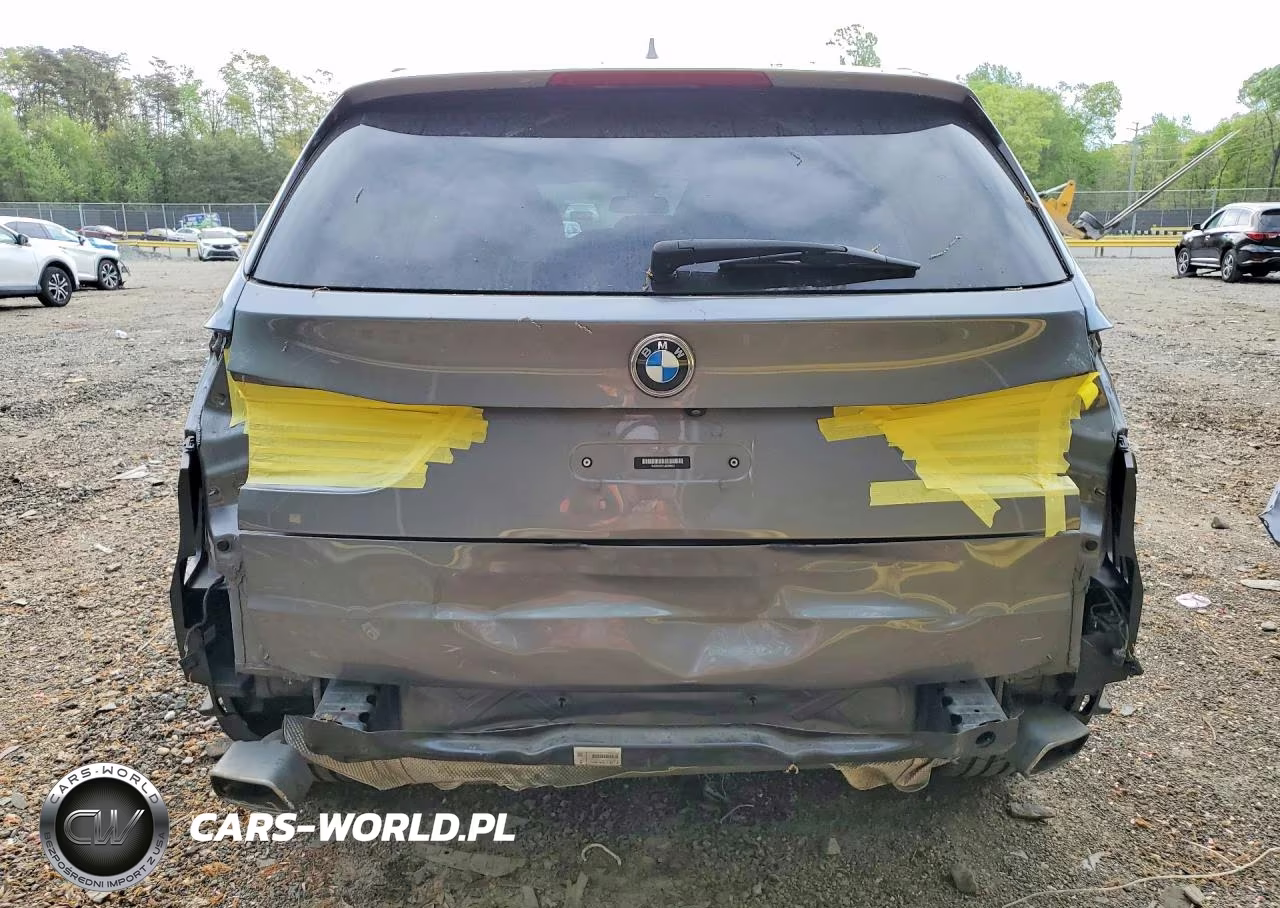 2018 BMW X5 xDrive35D VIN:5UXKS4C51J0Z89623 - 6