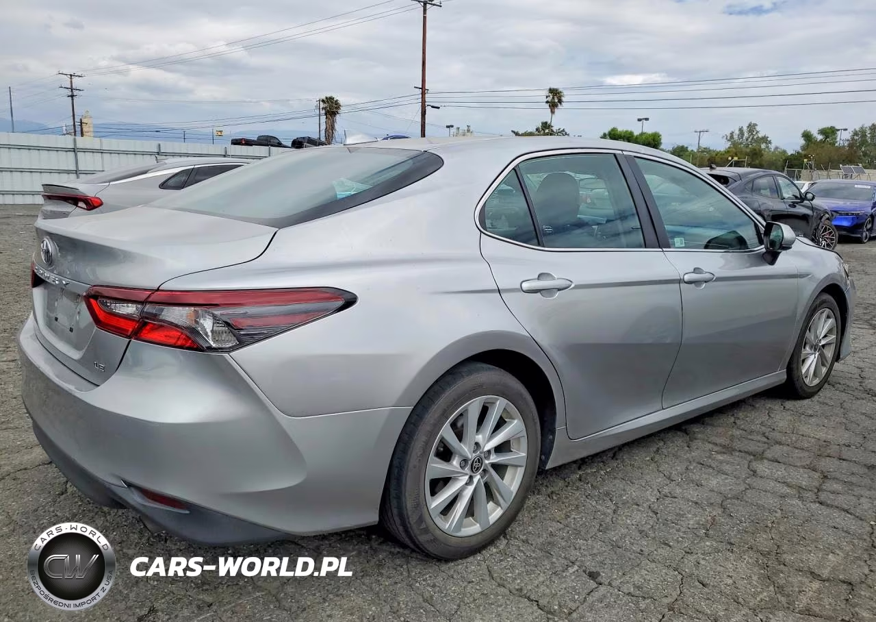 2021 Toyota Camry Le VIN:4T1C11AK5MU478604 - 3