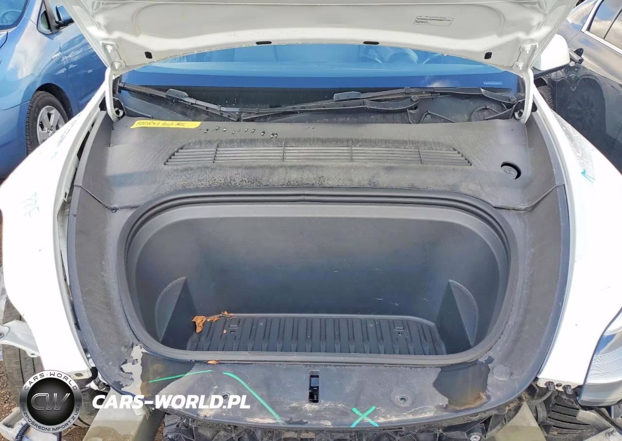 2022 Tesla Model Y VIN:7SAYGDEE1NF414720 - 11
