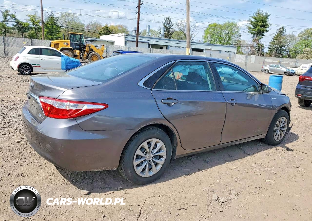 2015 Toyota Camry Hybrid Le VIN:4T1BD1FKXFU171704 - 3