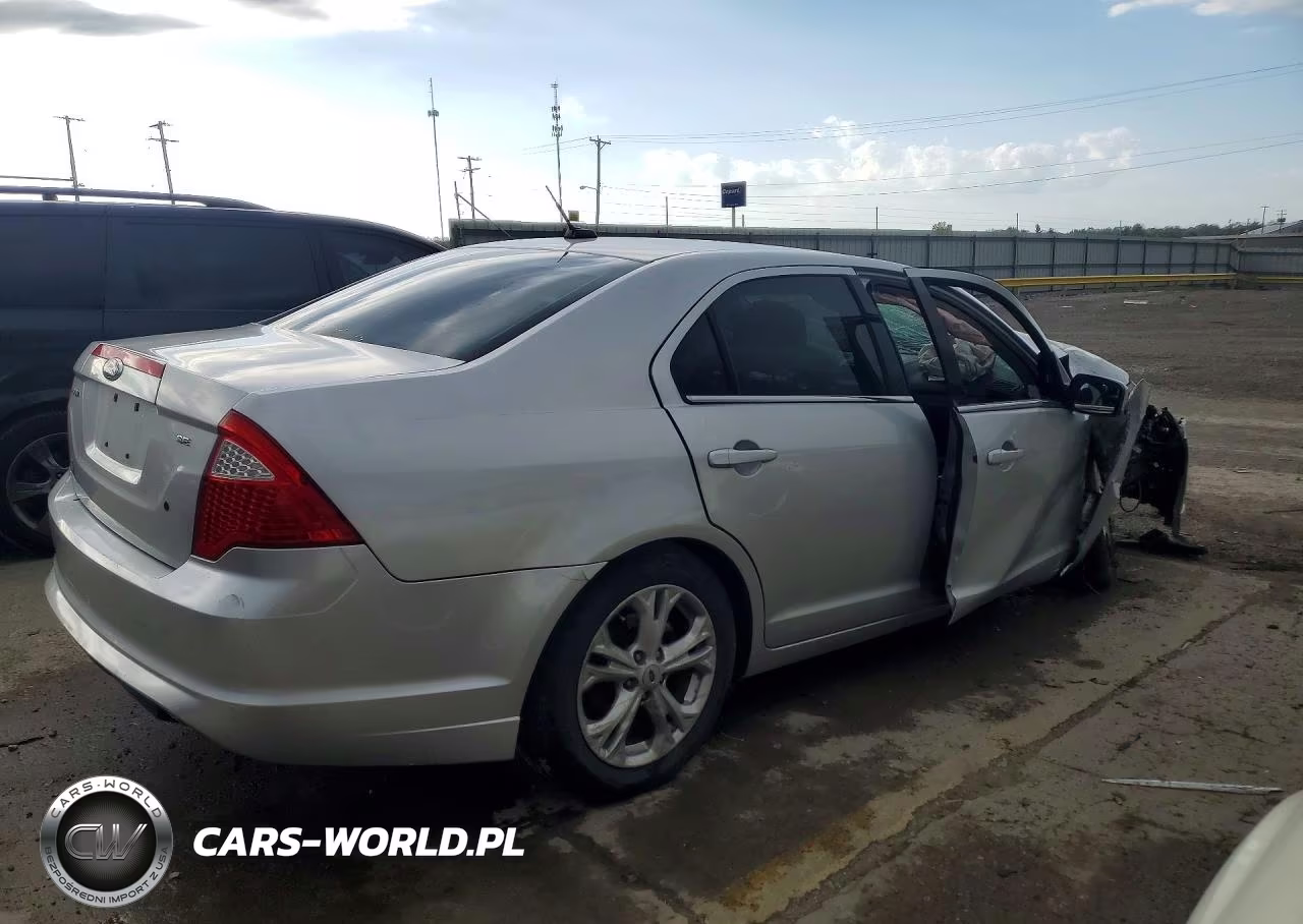 2012 Ford Fusion Se VIN:3FAHP0HA5CR260349 - 3