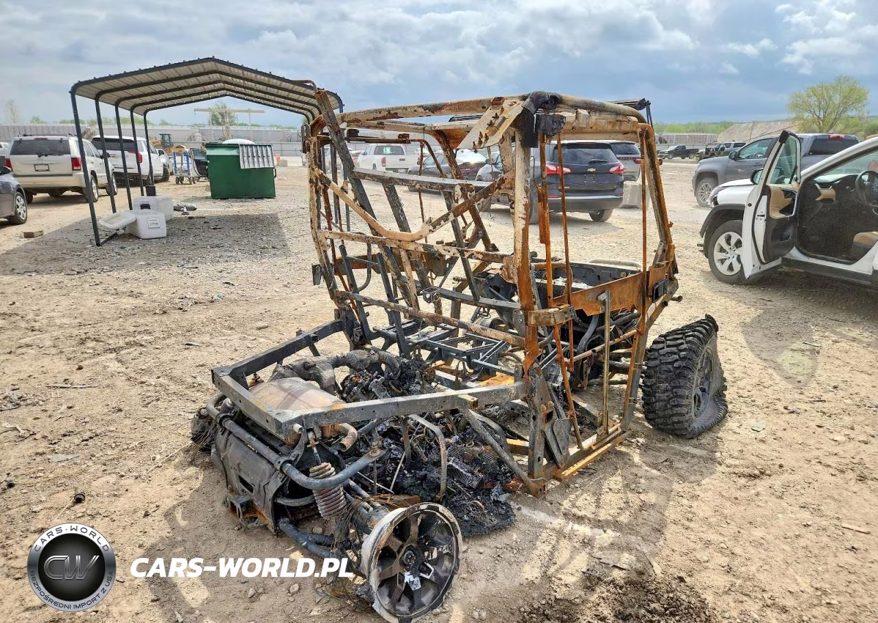 2021 Can-Am Defender Utility Vehicle VIN:3JBUVAX4XMK005516 - 4
