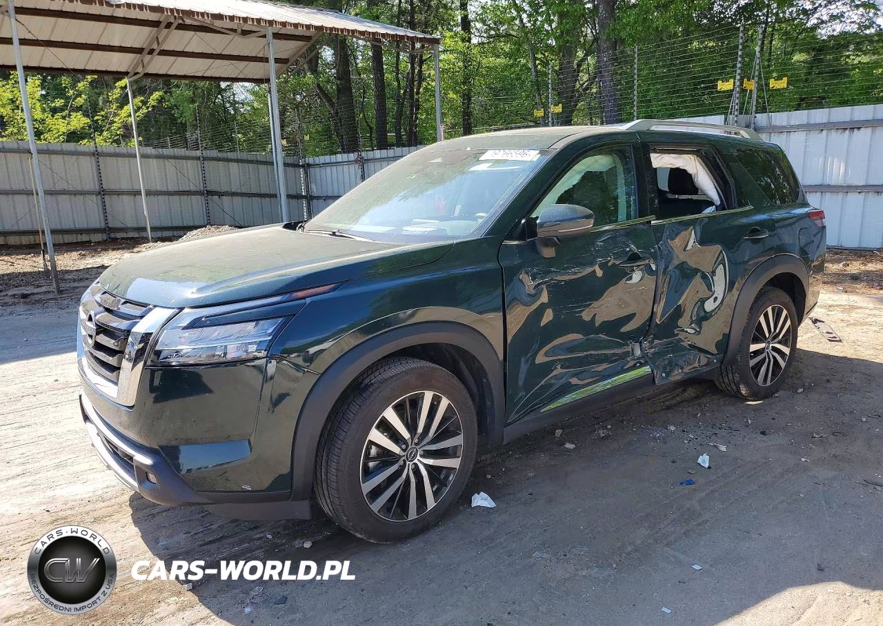2023 Nissan Pathfinder Platinum