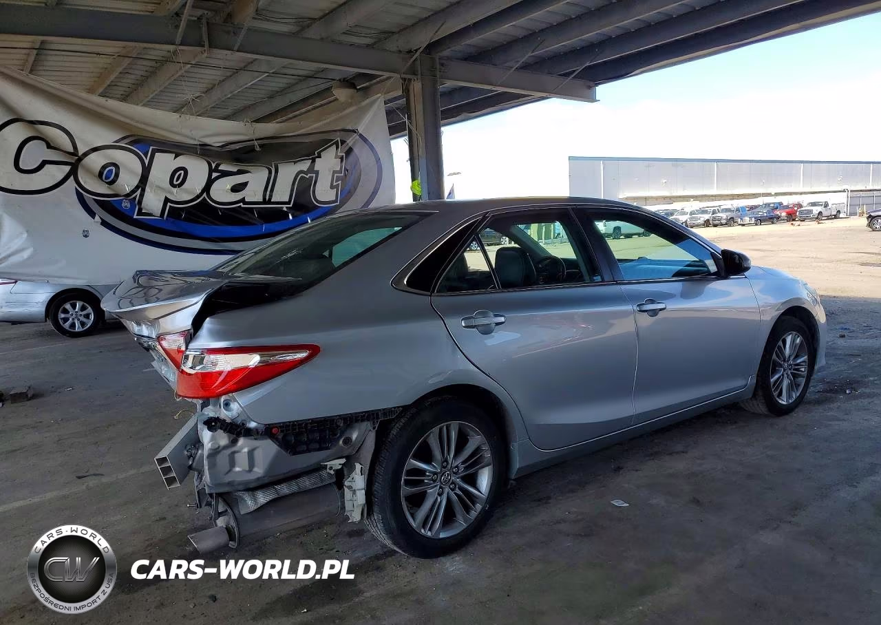 2017 Toyota Camry Se VIN:4T1BF1FK3HU371529 - 3