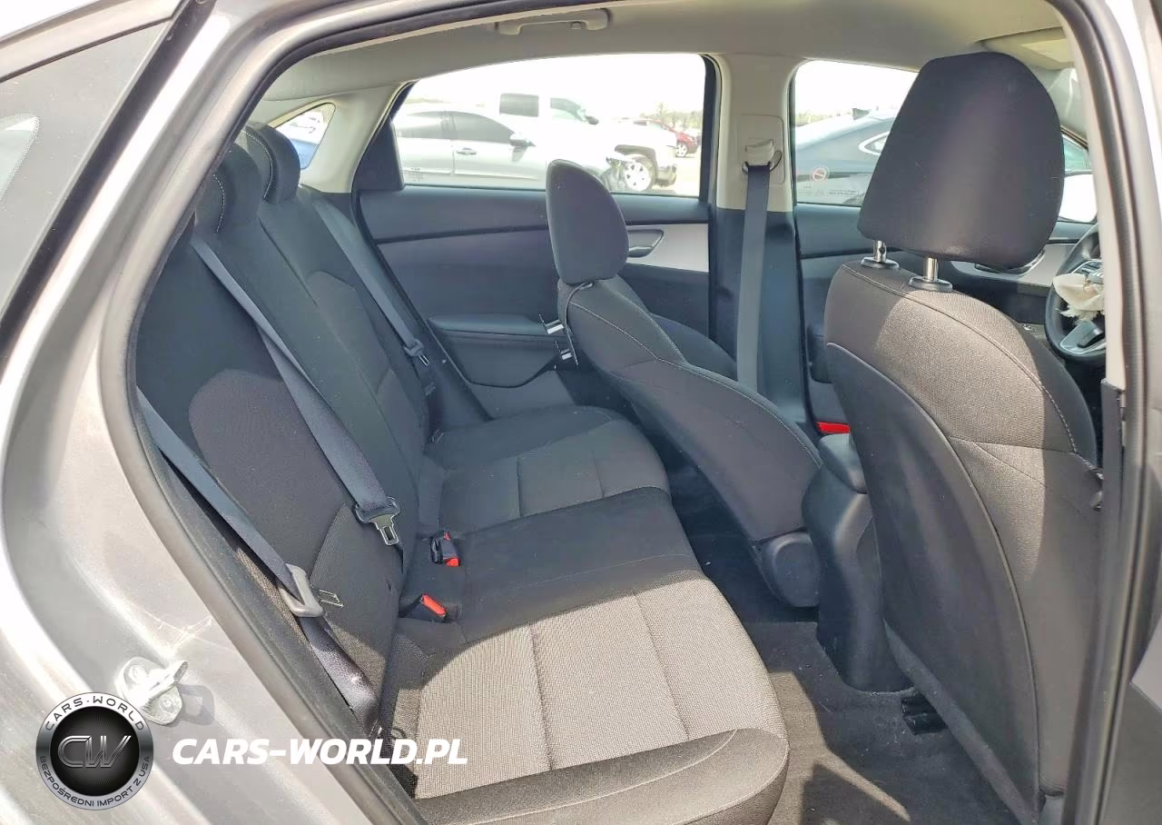 2024 Kia Forte Lxs VIN:3KPF24AD7RE704486 - 10