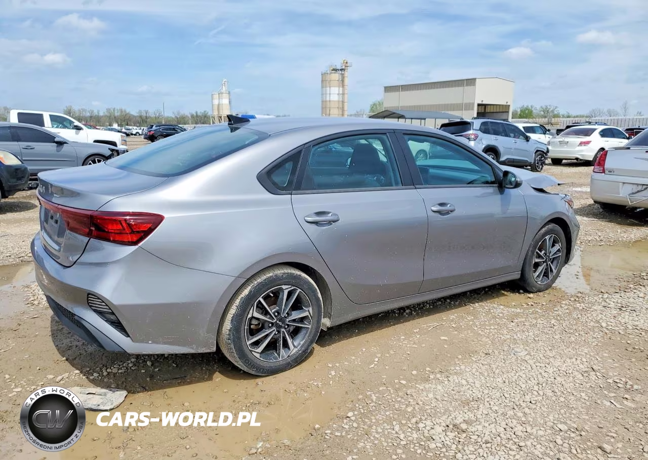 2024 Kia Forte Lxs VIN:3KPF24AD7RE704486 - 3