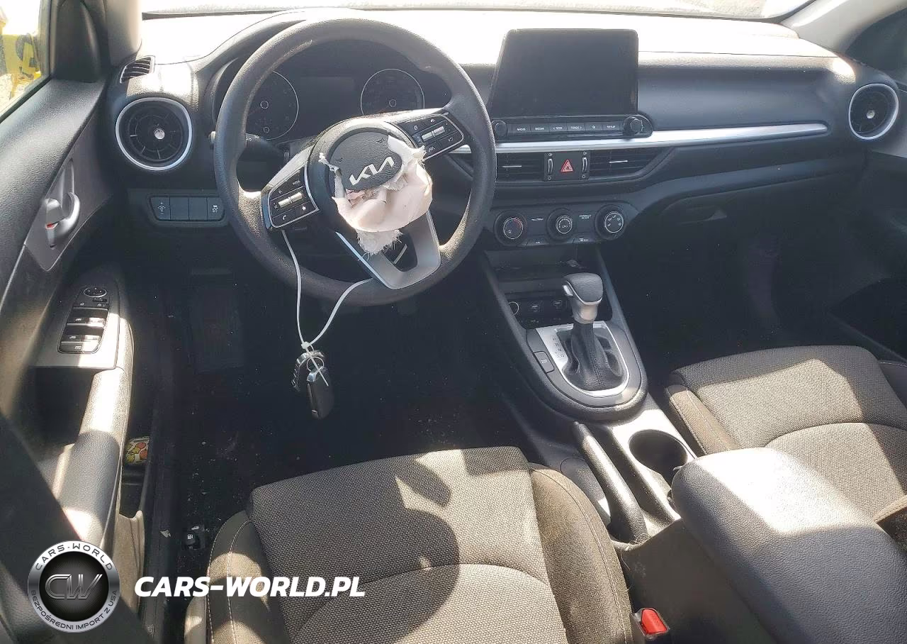 2024 Kia Forte Lxs VIN:3KPF24AD7RE704486 - 8