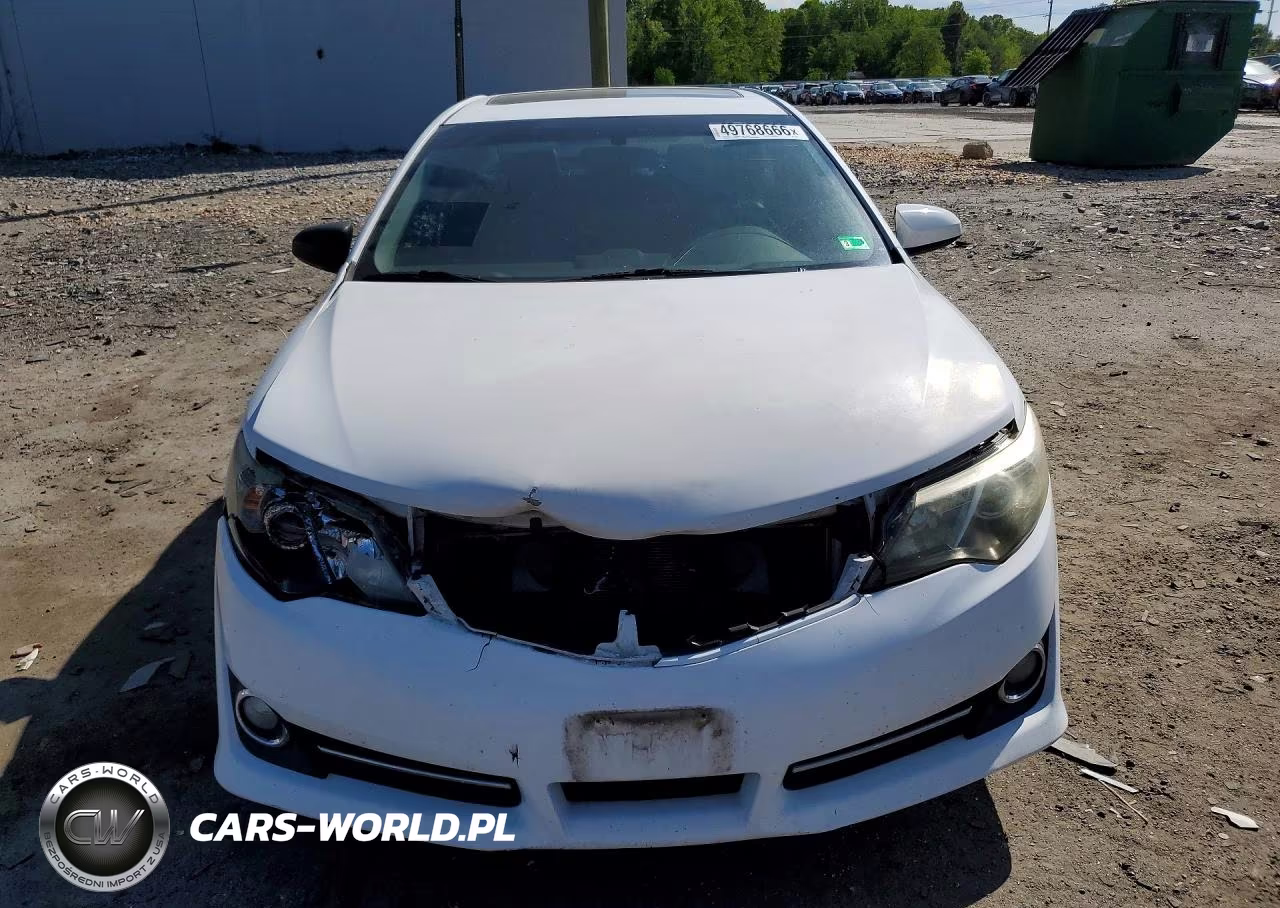 2014 Toyota Camry Se Sport VIN:4T1BF1FK3EU786443 - 5