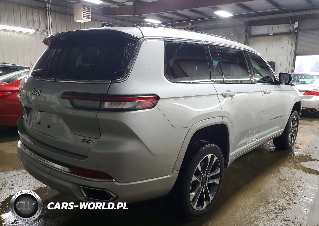2023 Jeep Grand Cherokee L Overland VIN:1C4RJKDG7P8110482 - 3