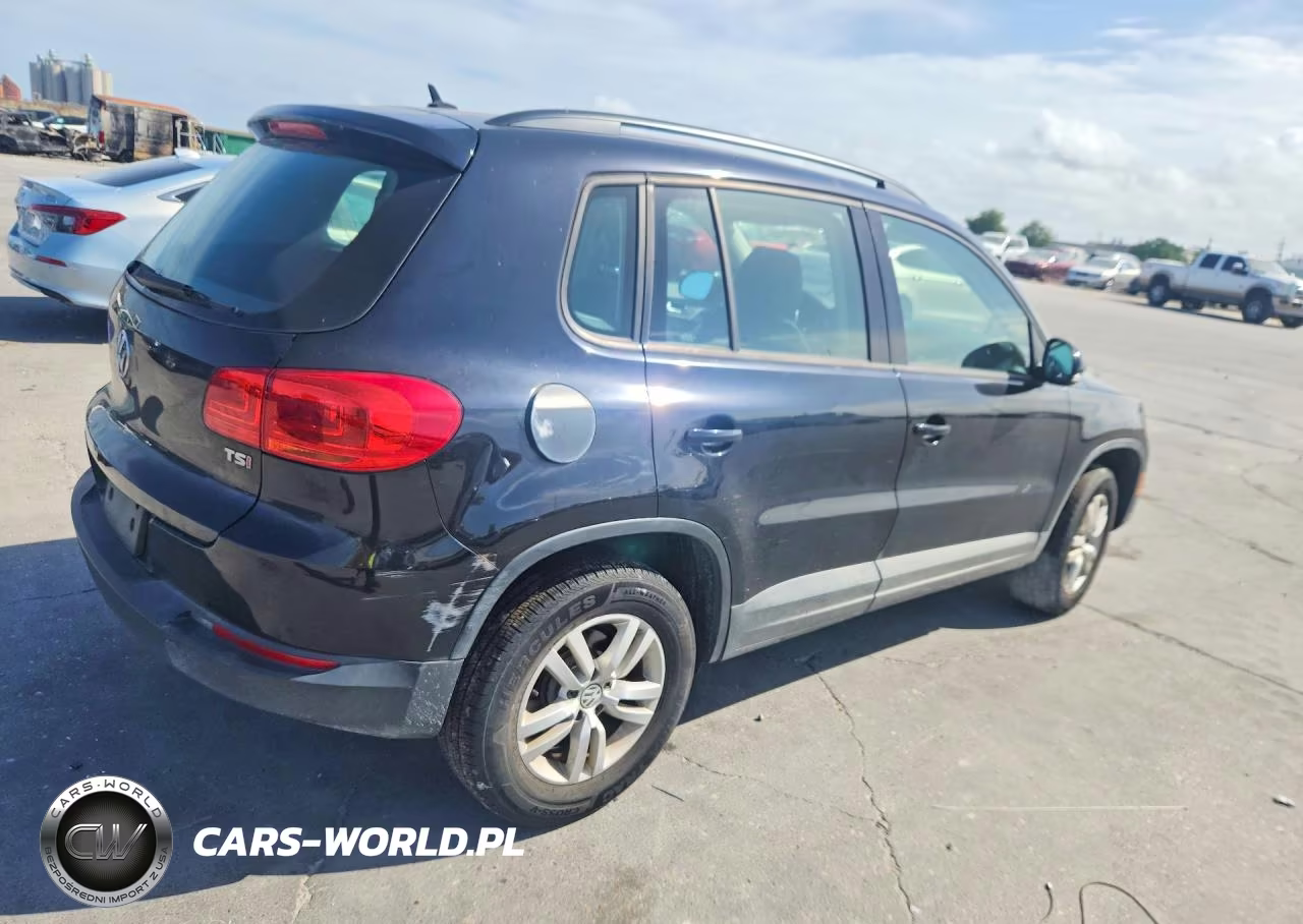2016 Volkswagen Tiguan VIN:WVGAV7AX0GW520003 - 3