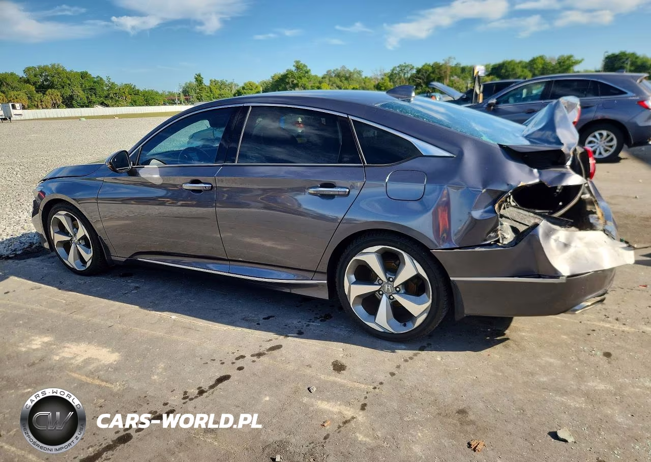 2018 Honda Accord Touring VIN:1HGCV1F93JA024333 - 2