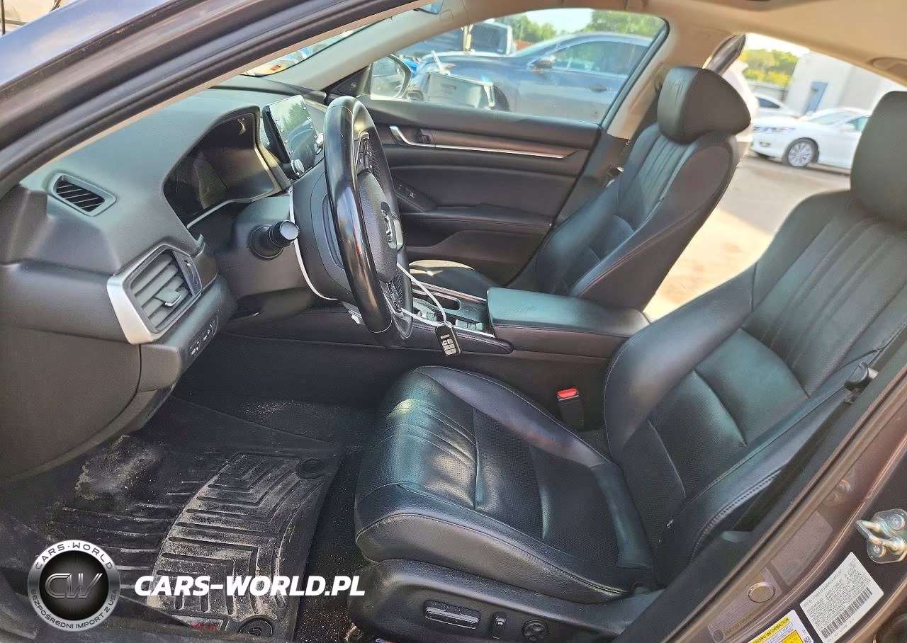 2018 Honda Accord Touring VIN:1HGCV1F93JA024333 - 7