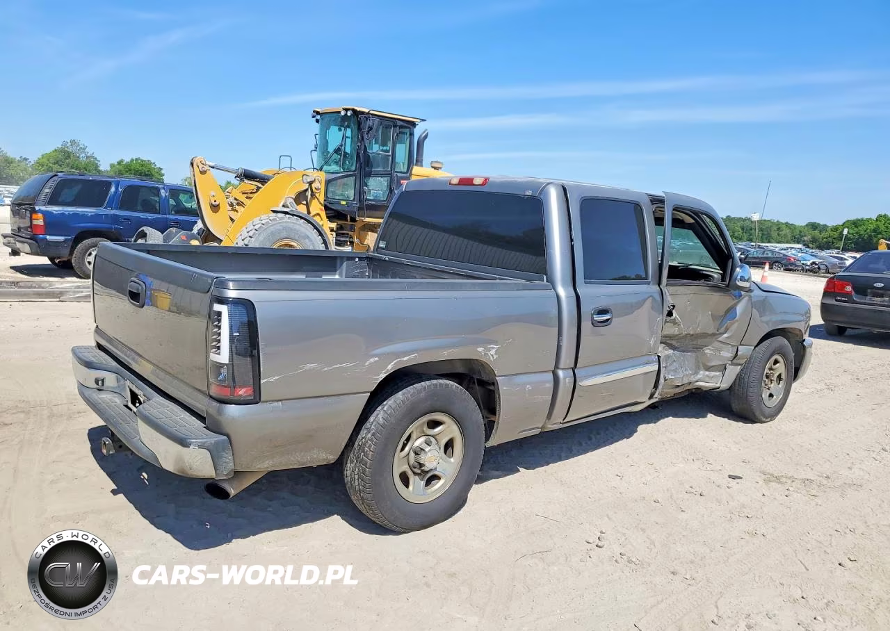 2007 GMC New Sierra C1500 Classic VIN:2GTEC13V671166323 - 3