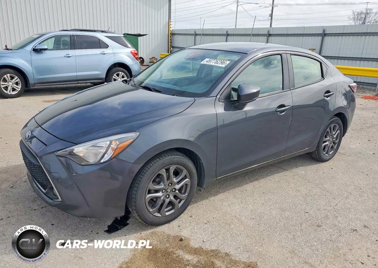 2019 Toyota Yaris Le – zdjęcie 1 z 12