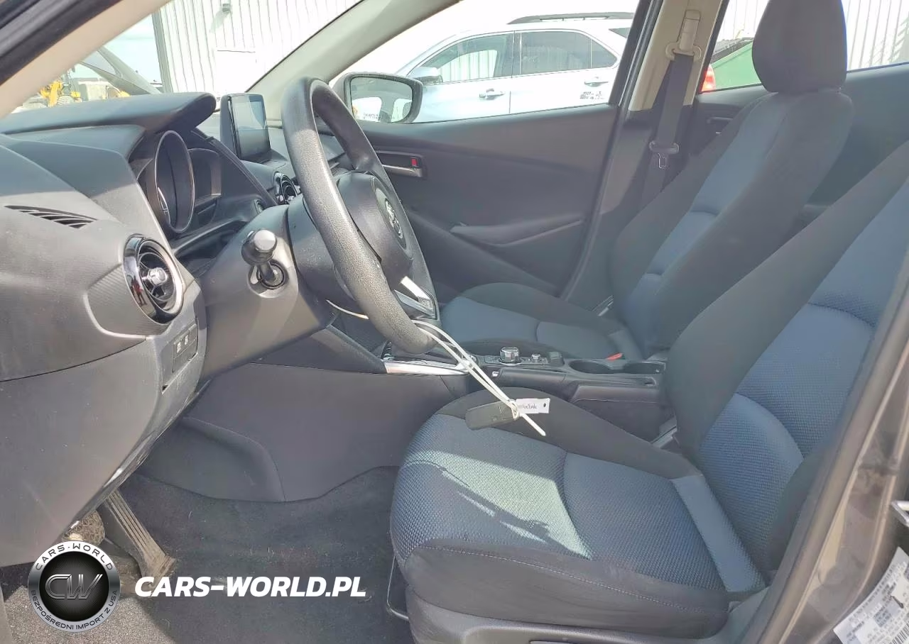2019 Toyota Yaris Le VIN:3MYDLBYV0KY509780 - 7