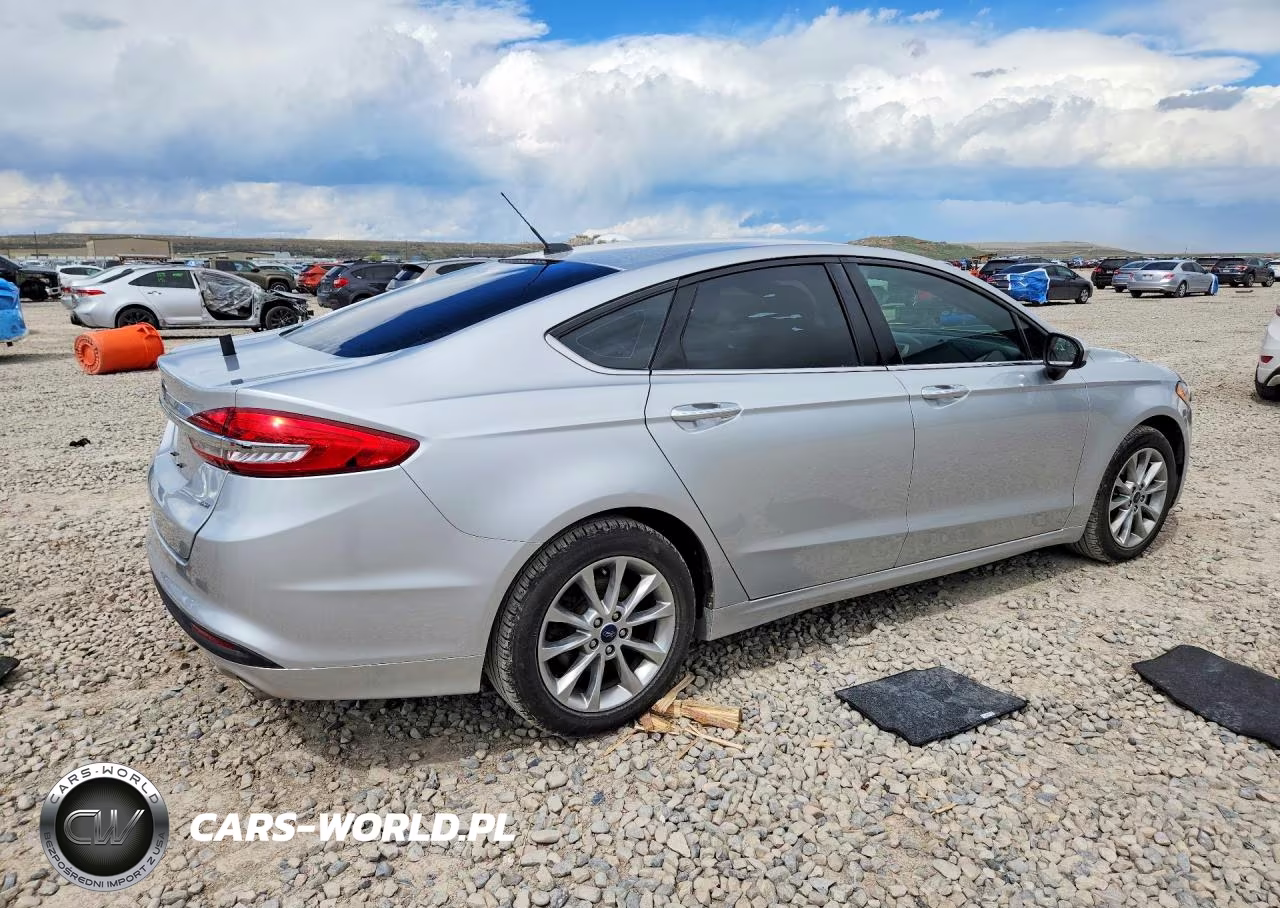 2017 Ford Fusion Se VIN:3FA6P0H75HR330371 - 3