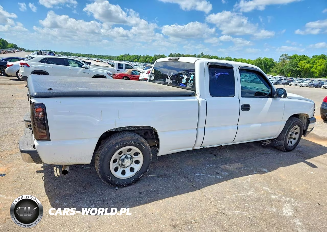 2007 Chevrolet Silverado C1500 Classic VIN:1GCEC19Z07Z205005 - 3