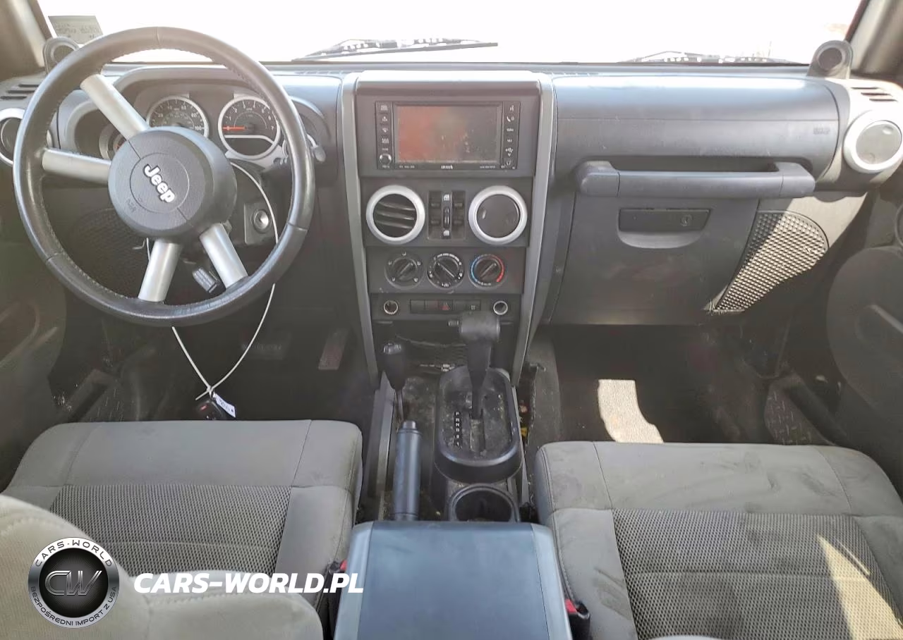 2009 Jeep Wrangler Unlimited Sahara VIN:1J4GA59149L760524 - 8