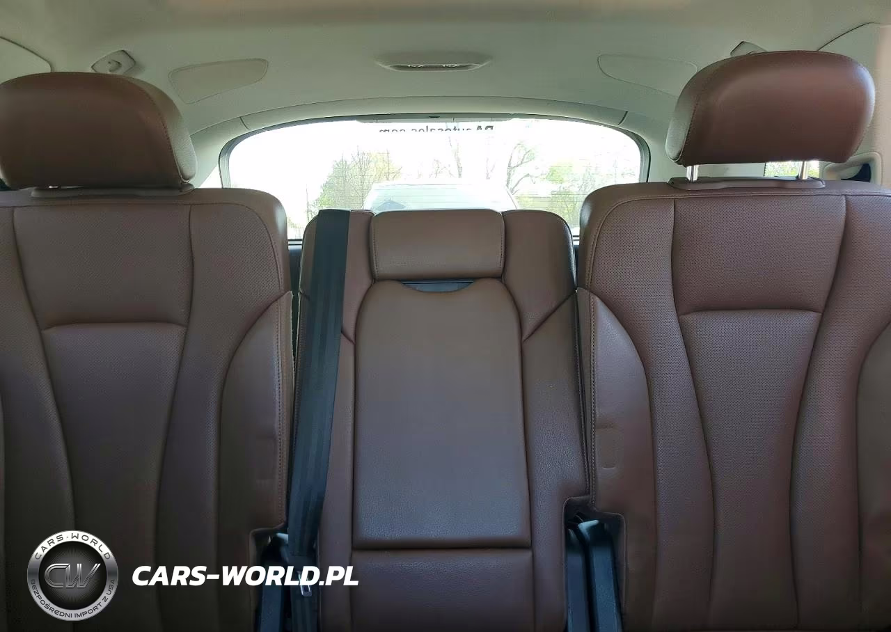 2018 Audi Q7 Prestige VIN:WA1VAAF7XJD027823 - 10