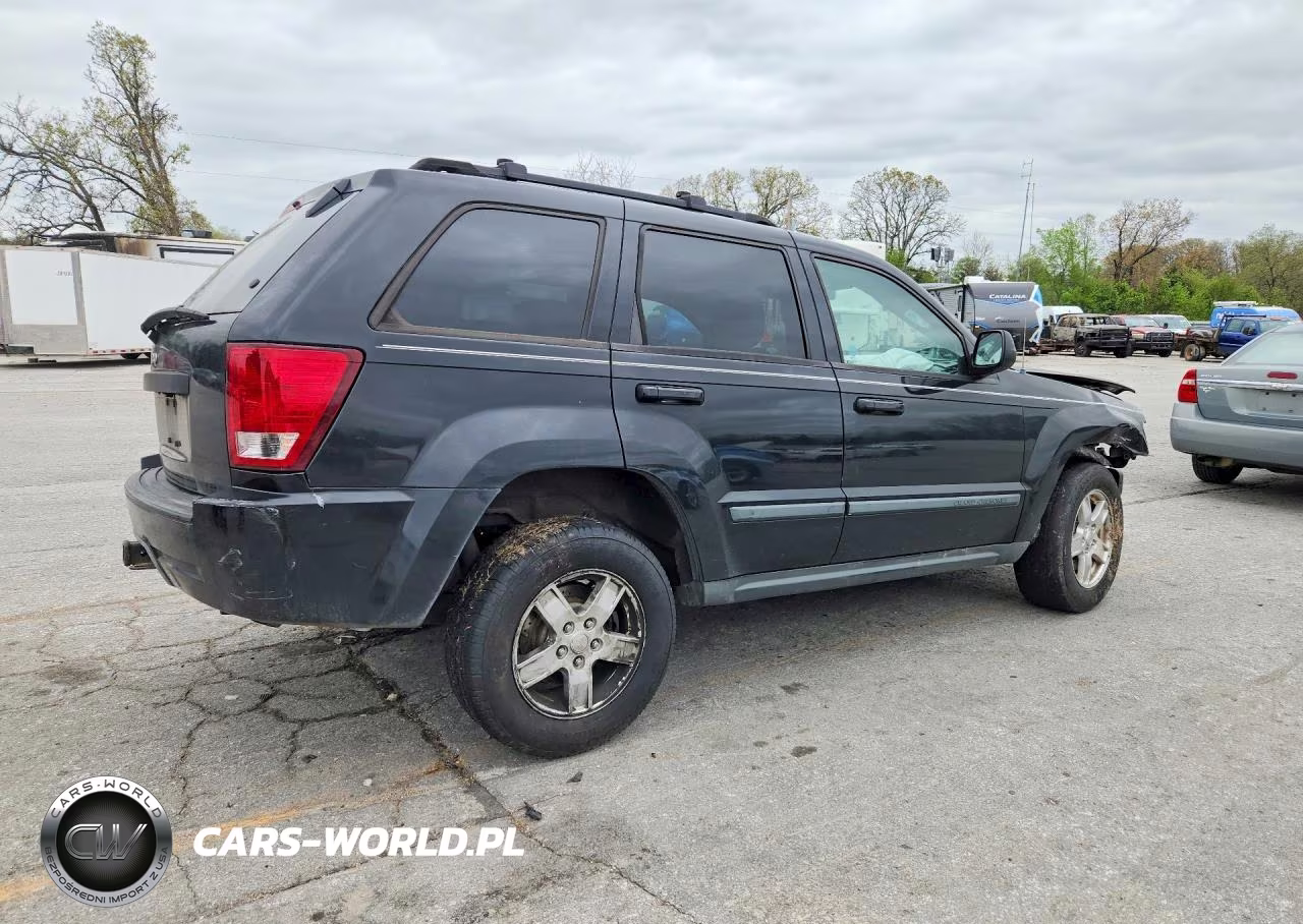 2007 Jeep Grand Cherokee Laredo VIN:1J8HR48P77C590233 - 3