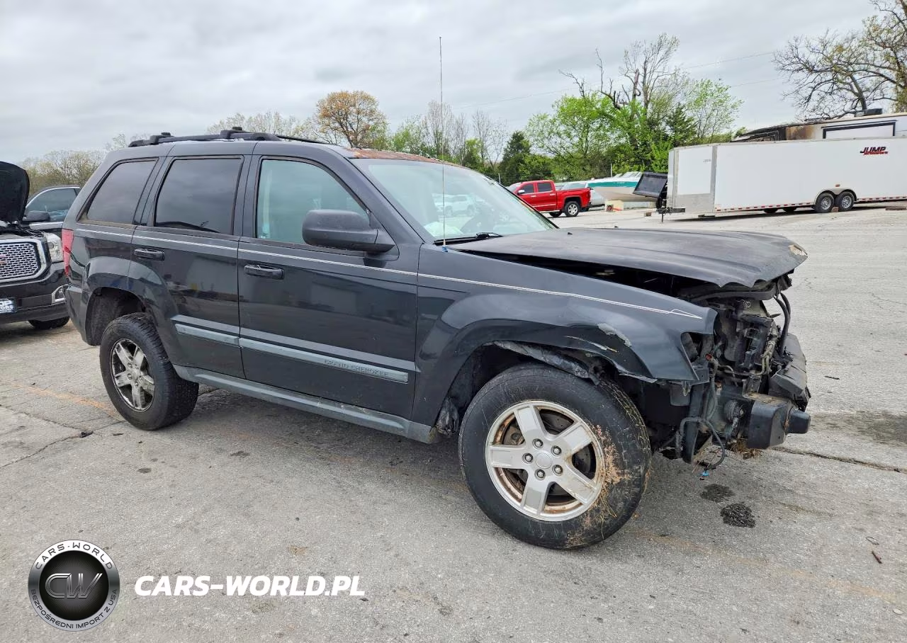 2007 Jeep Grand Cherokee Laredo VIN:1J8HR48P77C590233 - 4