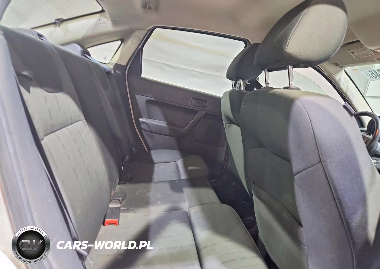 2008 Ford Focus Se VIN:1FAHP35N78W248801 - 10
