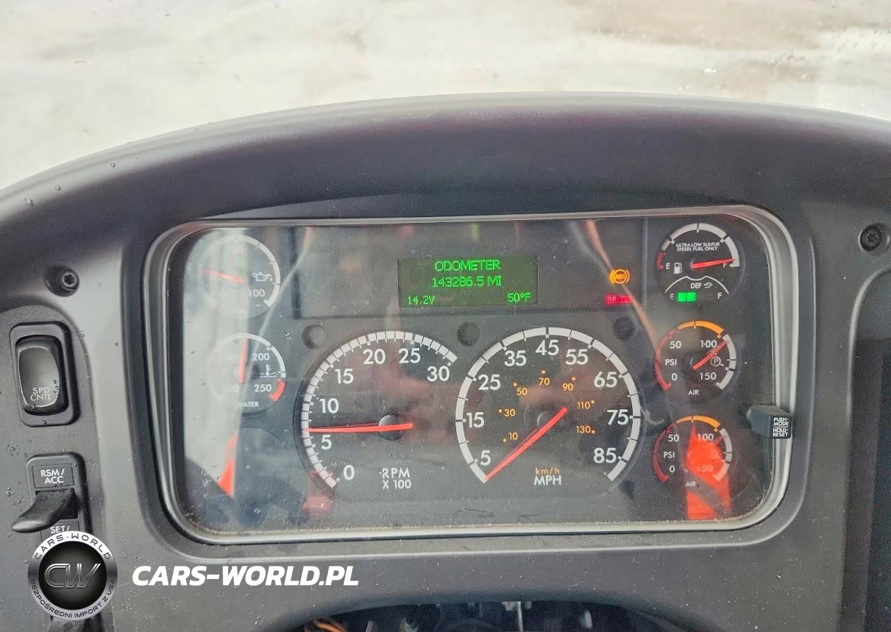 2019 Freightliner Business Class M2 Refrigerated Box Truck VIN:1FVACWFC4KHKE7008 - 9