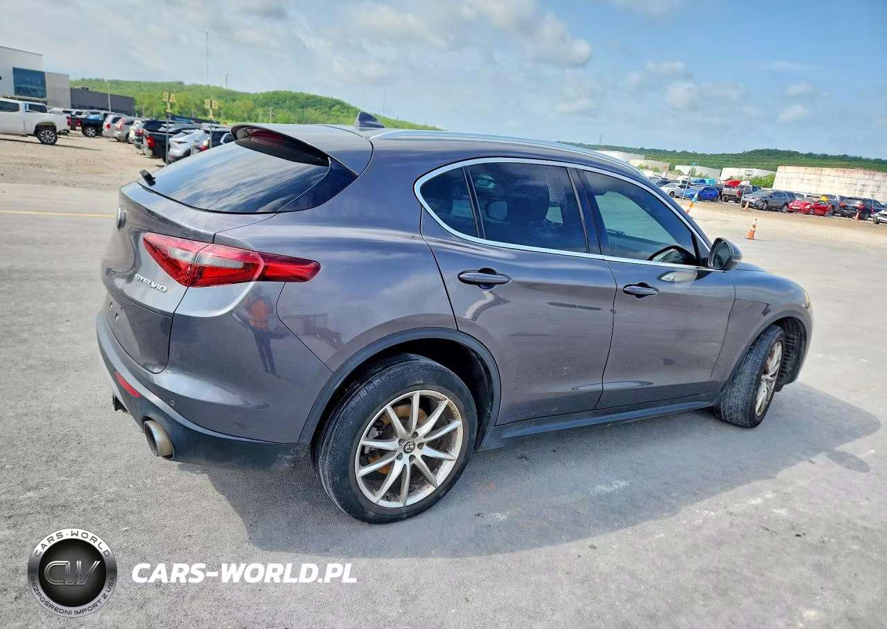 2018 Alfa Romeo Stelvio Ti VIN:ZASFAKBN6J7B60007 - 3