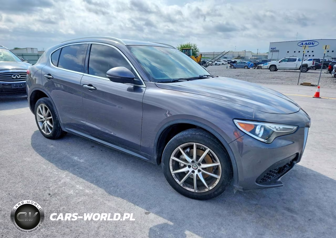 2018 Alfa Romeo Stelvio Ti VIN:ZASFAKBN6J7B60007 - 4