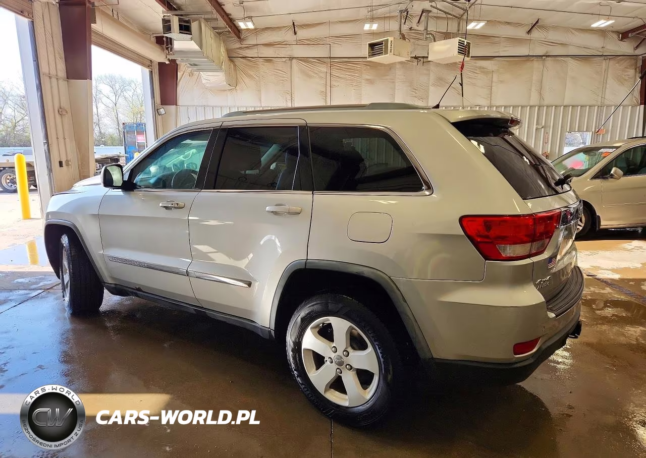 2011 Jeep Grand Cherokee Laredo VIN:1J4RR4GG6BC738243 - 2