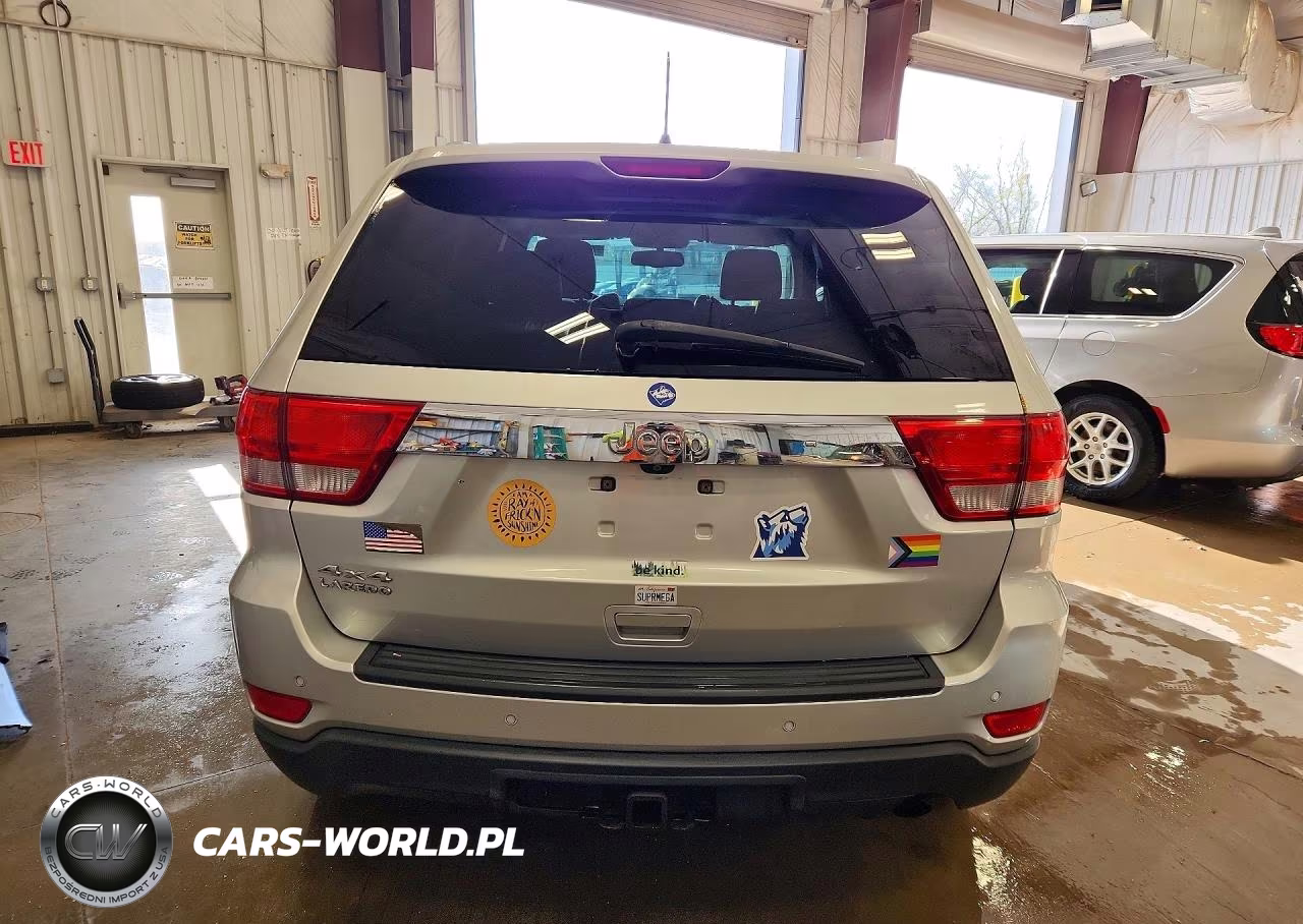 2011 Jeep Grand Cherokee Laredo VIN:1J4RR4GG6BC738243 - 6