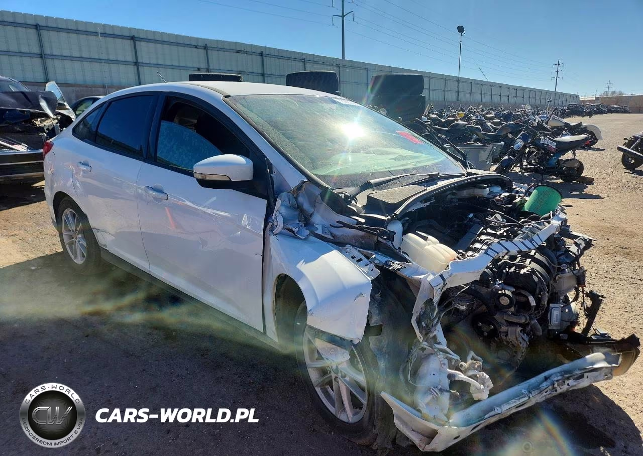 2017 Ford Focus Se VIN:1FADP3F20HL320152 - 4