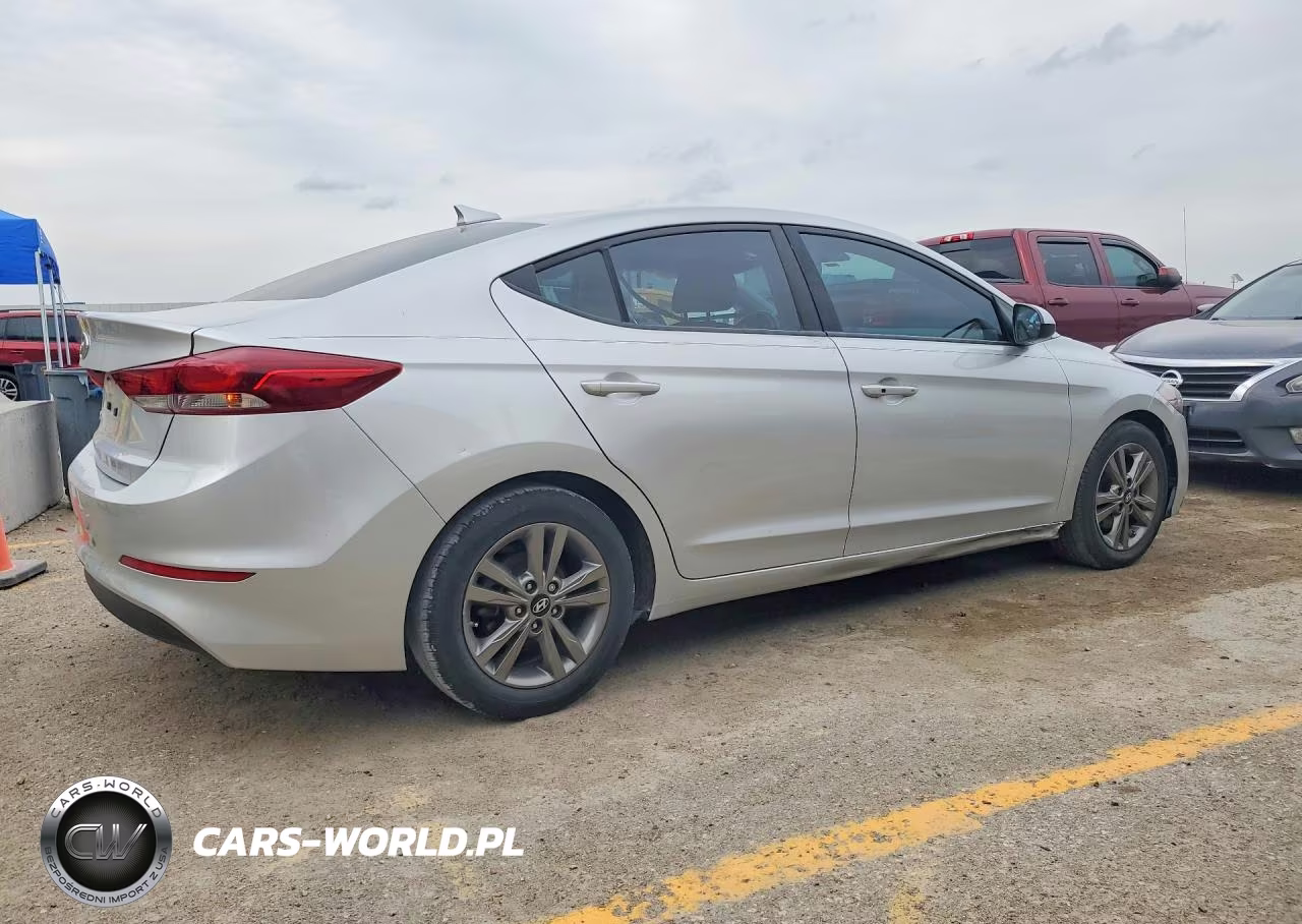 2018 Hyundai Elantra Value Edition VIN:5NPD84LF0JH324295 - 3