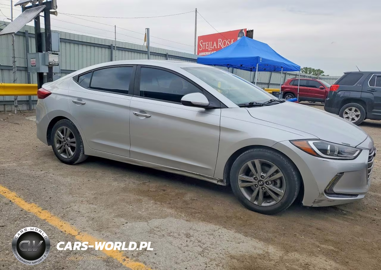2018 Hyundai Elantra Value Edition VIN:5NPD84LF0JH324295 - 4