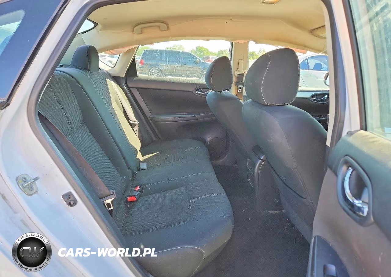 2018 Nissan Sentra S VIN:3N1AB7AP7JY271327 - 10