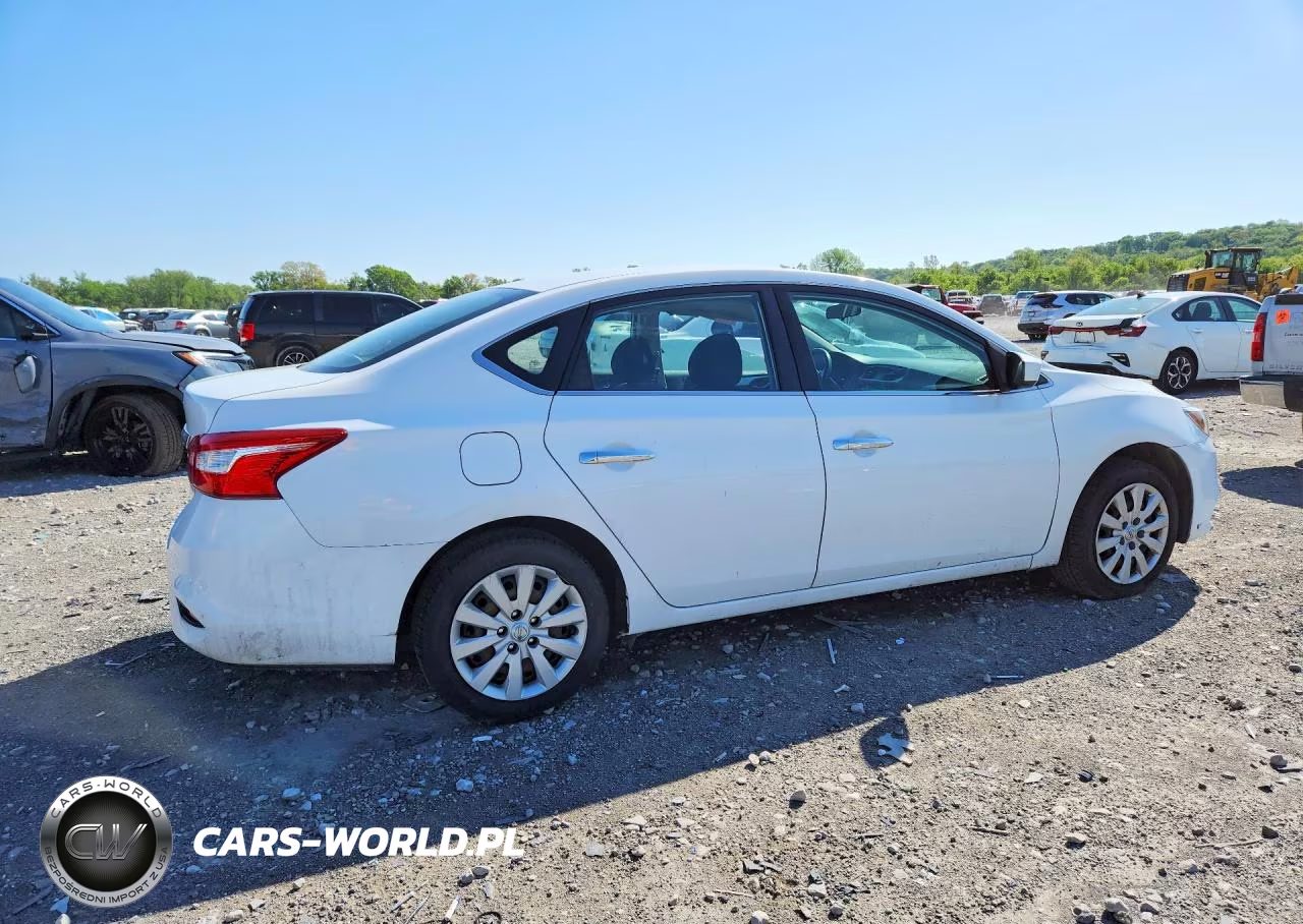 2018 Nissan Sentra S VIN:3N1AB7AP7JY271327 - 3