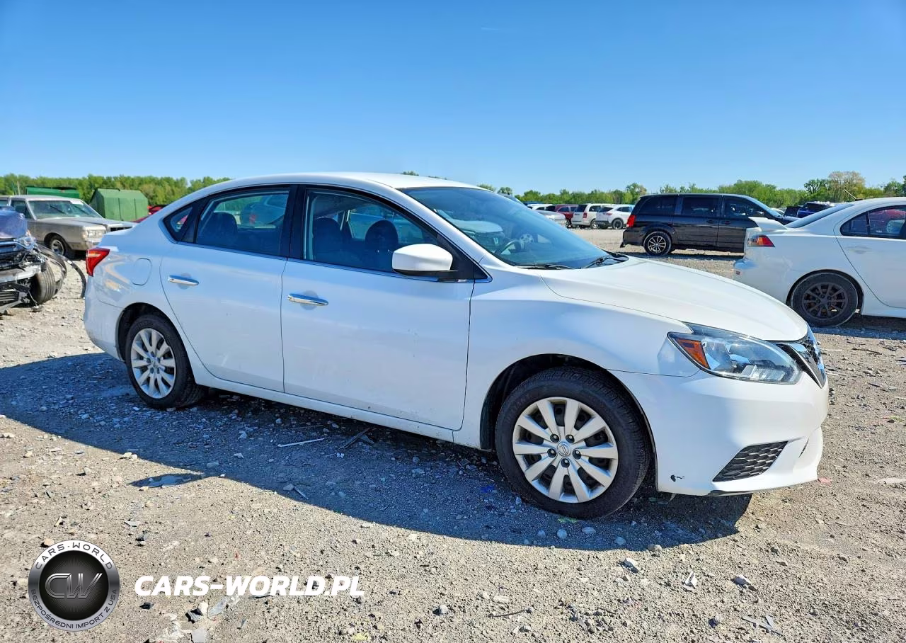 2018 Nissan Sentra S VIN:3N1AB7AP7JY271327 - 4