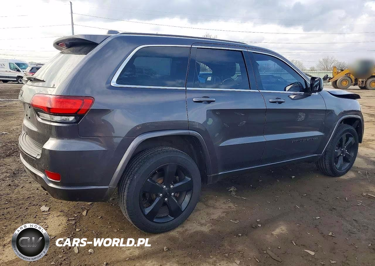 2015 Jeep Grand Cherokee Laredo VIN:1C4RJFAG1FC876022 - 3