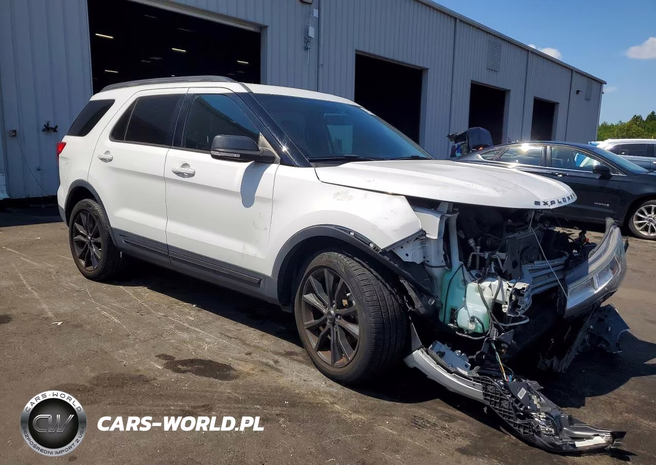 2017 Ford Explorer Xlt VIN:1FM5K7D85HGD82601 - 4
