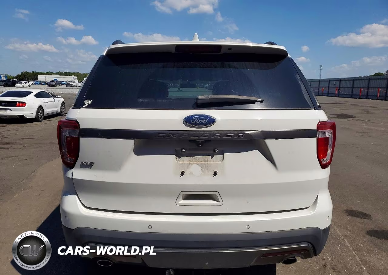 2017 Ford Explorer Xlt VIN:1FM5K7D85HGD82601 - 6