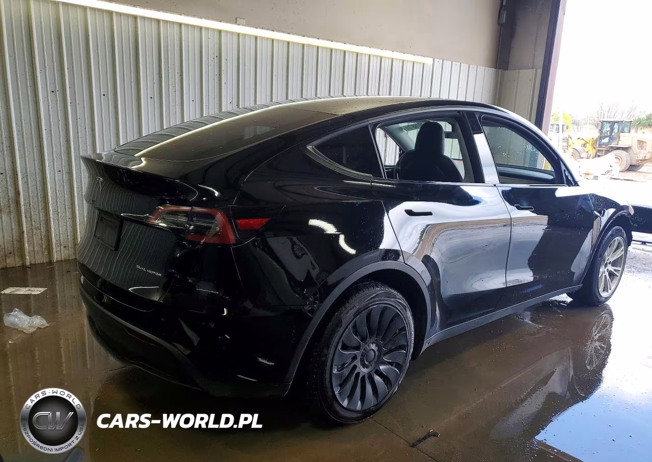 2021 Tesla Model Y VIN:5YJYGDEE2MF261390 - 3