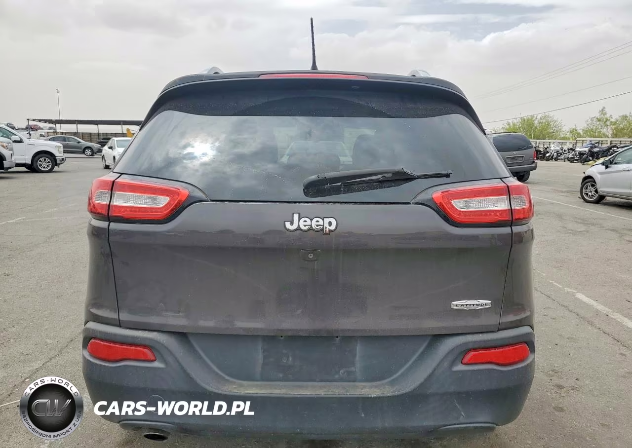 2016 Jeep Cherokee Latitude VIN:1C4PJLCB7GW323687 - 6
