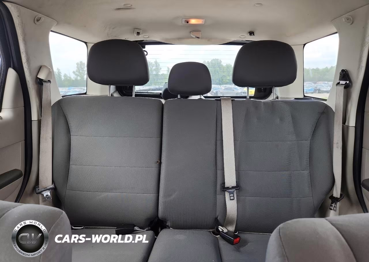 2011 Ford Escape Xls VIN:1FMCU9C76BKA38964 - 10