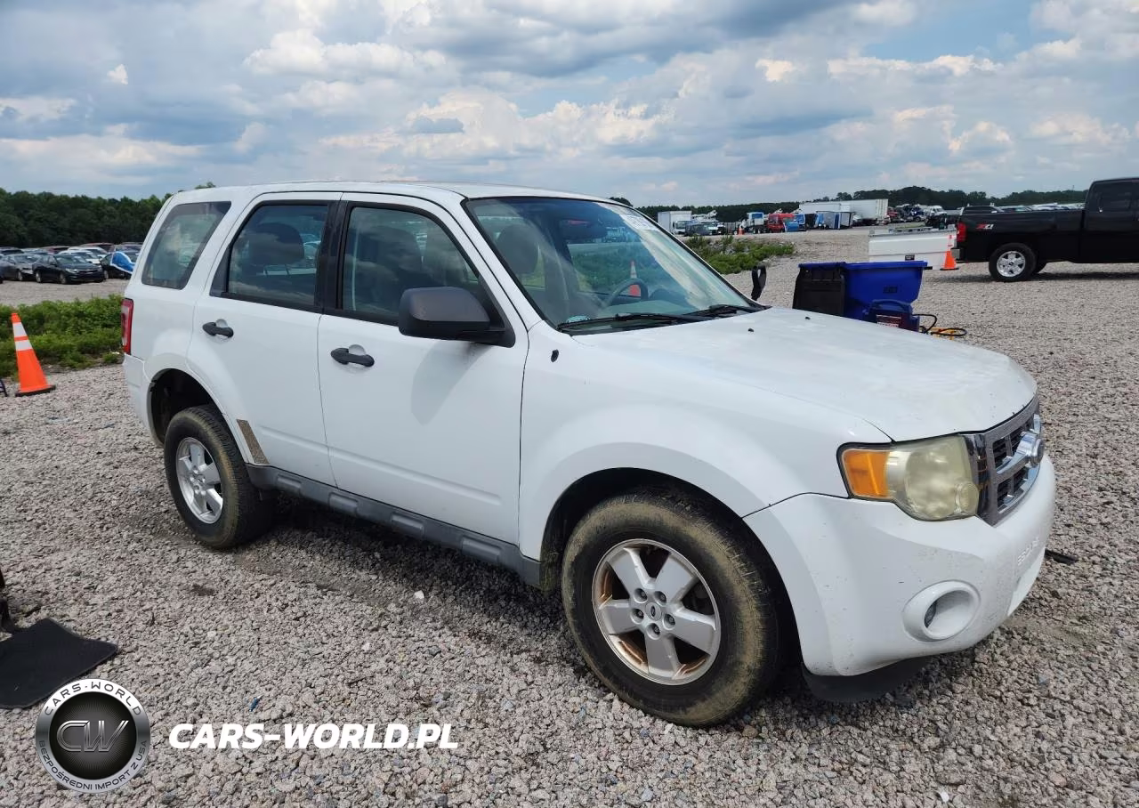 2011 Ford Escape Xls VIN:1FMCU9C76BKA38964 - 4